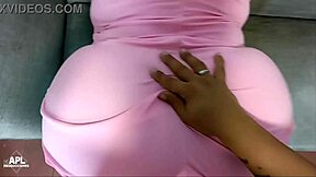 Огромная жопа мачехи перед трахом 😈