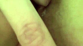 russische brunette met vieze praat en seksuele fantasieën masturbeert kont wrijft kleine 18+ 18+ tieten dubbel vingeren kut en kont