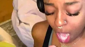 Petite unshaven pussy in action