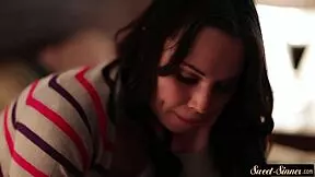 Slutty teen in stockings gets blown
