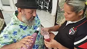 Safada Paty Shakes Big Ass at Carnaval