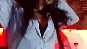 intense perreo dance with karol g and alicia keys in live show