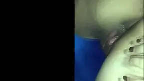 i wait for the food and see a big ass and want to touch it