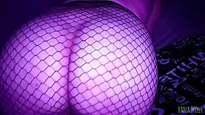 Hot girl shows big ass and tits for fucking!