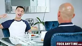 Stepson loves free access to daddy's assistant Kylie anytime