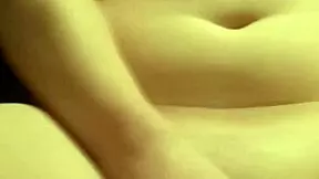 junges deutsches m�del masturbiert allein in ihrem zimmer