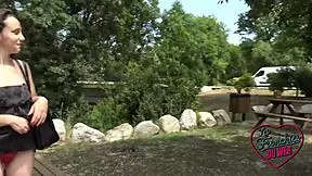 أماندين تُنيك لأول مرة من رجل ذو زب كبير