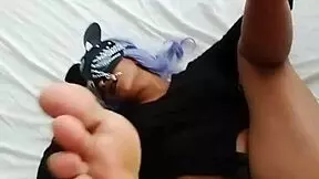 Mexicana bonita me para la verga con sus pies!