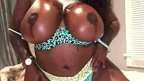 Deziree Monroe Twerks Her Big Ebony Ass