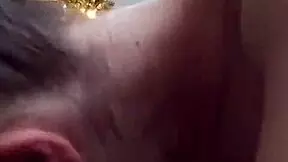 Tinder hook-up leads to oral pleasure