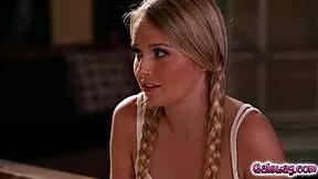 Jelena Jensen Tribbing With Teen Scarlett Sage 😏