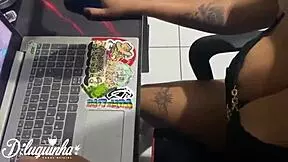 She seduced her friend to fuck her bareback