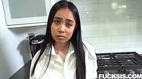 Lucky Little Stepsister Luna Mills Screams!