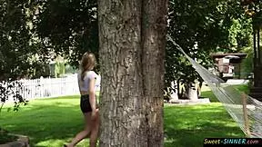Cockhungry teen enjoys outdoor fucking with new neighbor 😍