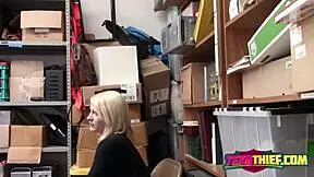 Horny blonde girl agrees to bang stranger