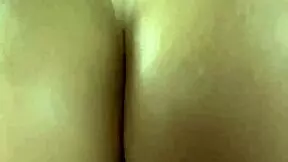 Loira gostosa cacheada nao aguentou dar o cuzinho e pediu pra gozar dentro