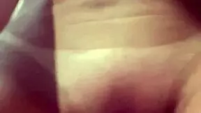 Gostosa can't hold back in gym, rushes to masturbate 😏