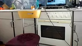 Watch Me Shake My Booty in This Solo Show