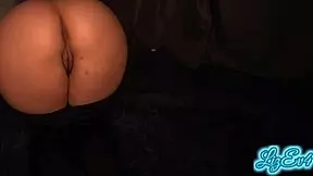 Grabo A Mi Amiga Moviendo El Culo Y Me Folla Con Su Culo Enorme