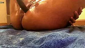 i masturbate my creamy pussy until it squirts