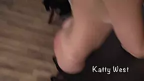 Whore In Stockings Gets Double Penetration