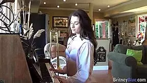 Britney Blue plays piano and fingers herself so good