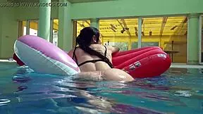 Naked Kittina Clarette in the water