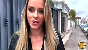 anita 25ans loves deep throats so much