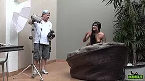 amanda souza poses for hardbrazil with carlos lucchesi and ed junior