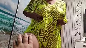 can a sexy girlfriend suck and jerk your dick before bed?