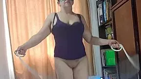 Latina wife records her exercises naked on Halloween