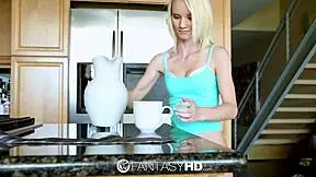 Tiny Blonde Sammie Daniels Fucks Thick Dick!