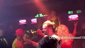 i bent over my stepsis ass for a lick and blowjob since she has no boyfriend