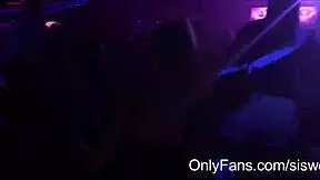 i bent over my stepsis ass for a lick and blowjob since she has no boyfriend