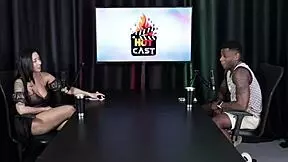 first time seeing arm in pussy, crazy fetishes 😱