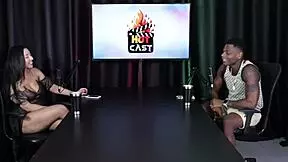 first time seeing arm in pussy, crazy fetishes 😱