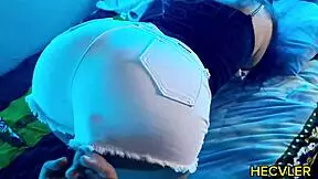 Interumpe mi transmisi�n y me desnudo frente a mi amigo