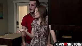 Вау, сводный брат убеждает сестру на дикий секс!