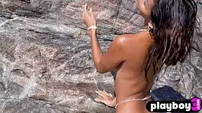 Carolina Reyes' sexy strip tease