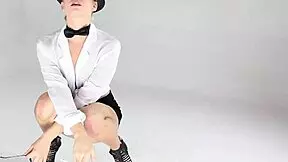 Sexy blond smoker Dahlia Sky masturbates nude