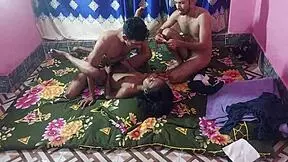 Sexy teen babe threesome!