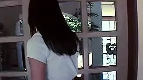 Chloe 18 sagt: Schau zu, wie ich mich in dieser heißen Solo-Szene fingere!