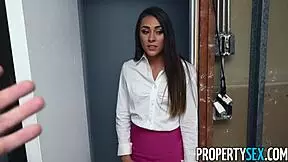 handyman fucks hot young 18+ agent in propertysex pov 😏