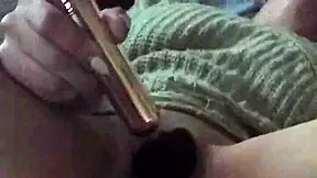 Teen slut's intense homemade orgasm moment