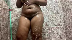 morena dancing funk while showering