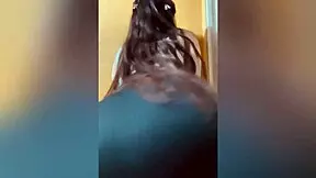 morra sends video to her profesor to improve her calificacion