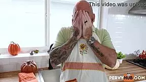 Violet Gems and Scott Trainor star in a reality TV episode together.