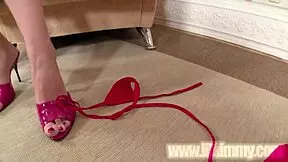 Lil kimmy shows her perfect body features