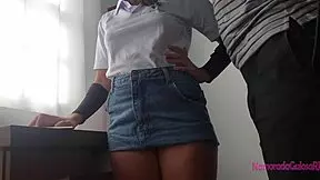 ela achou que seria apenas uma aula particular mas quando ficaram sozinhos ele fodeu minha bunda espero que ninguem fique sabendo