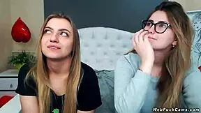 Amateur lesbians tie each other up on webcam for oral fun